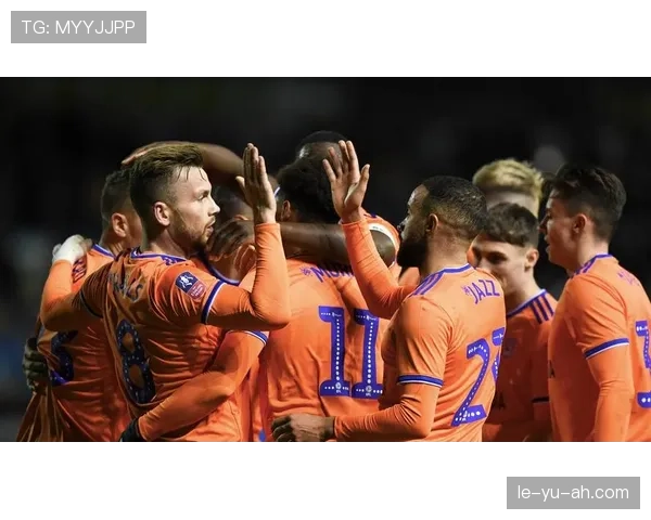 联赛防守之王新赛季表现惊艳，球队防线实现历史性突破