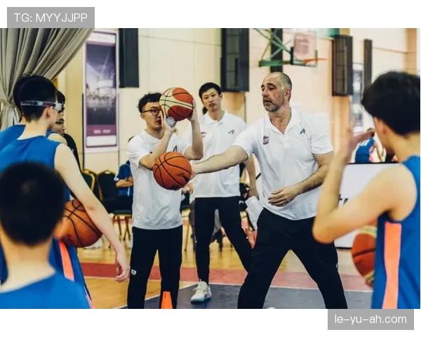 斯卡洛尼执教风格显成效，球队状态回暖团队协作与战术灵活度全面提升